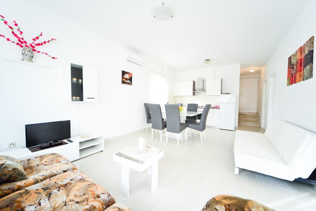 Apartments Valentina Petrcane Εξωτερικό φωτογραφία