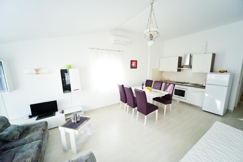 Apartments Valentina Petrcane Εξωτερικό φωτογραφία