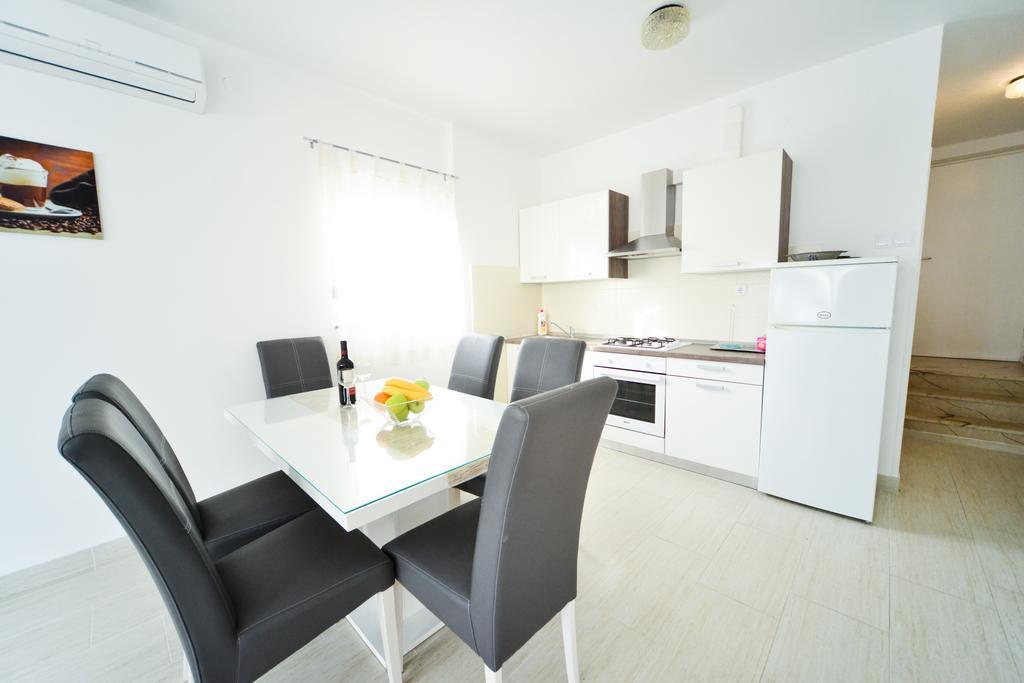 Apartments Valentina Petrcane Εξωτερικό φωτογραφία