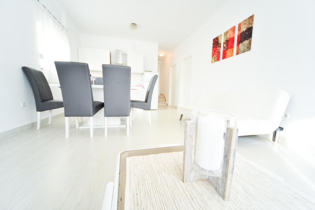Apartments Valentina Petrcane Εξωτερικό φωτογραφία