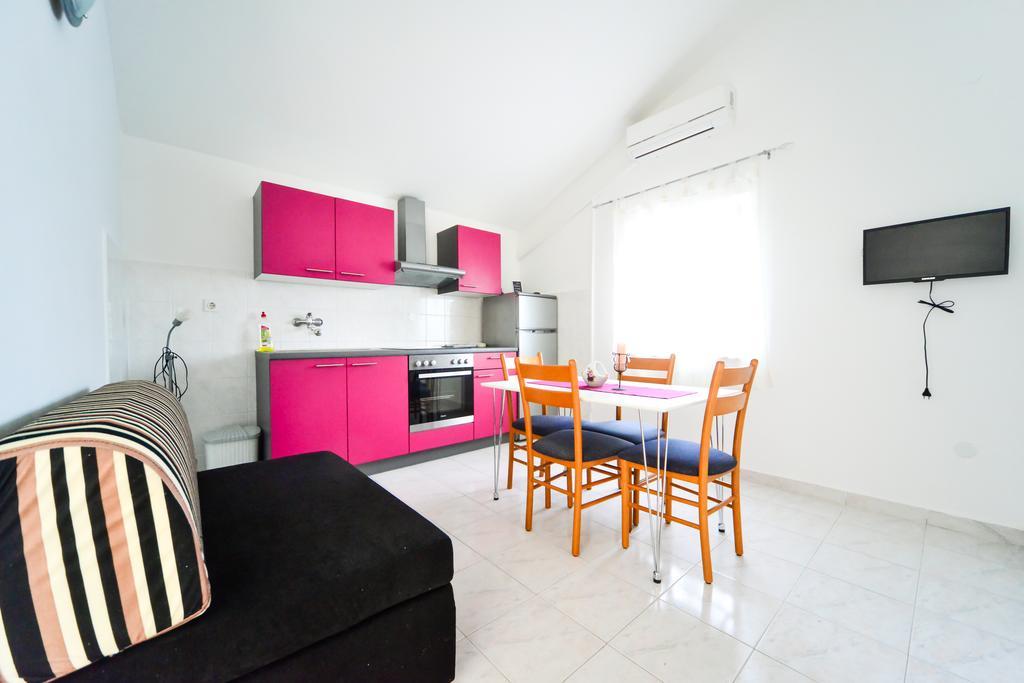 Apartments Valentina Petrcane Εξωτερικό φωτογραφία